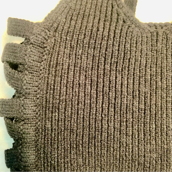 NEW Kimchi Blue Crop Top Small Black Sweater Cotton Acrylic Nylon Spandex NWOT - Picture 4 of 9